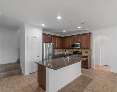 31 Umbria Lane - Photo Thumbnail 8