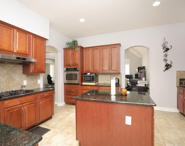 8410 Brighton Lake Lane - Photo Thumbnail 12