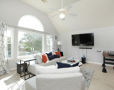 8410 Brighton Lake Lane - Photo Thumbnail 25