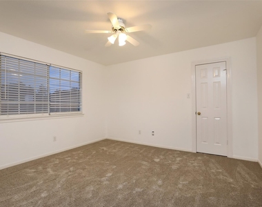 7906 Tizerton Court - Photo Thumbnail 38