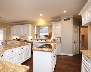 7906 Tizerton Court - Photo Thumbnail 23