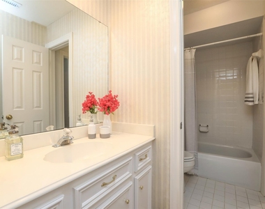 7906 Tizerton Court - Photo Thumbnail 35