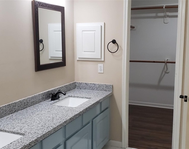 3839 Landon Park Drive - Photo Thumbnail 19