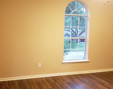 3839 Landon Park Drive - Photo Thumbnail 12