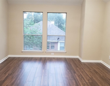3839 Landon Park Drive - Photo Thumbnail 14