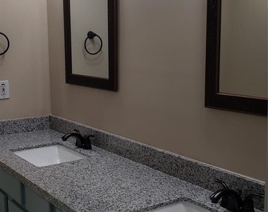 3839 Landon Park Drive - Photo Thumbnail 15