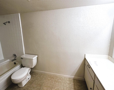 2820 S Bartell Drive - Photo Thumbnail 5