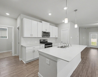 2010 W Darlington Oak Court - Photo Thumbnail 5