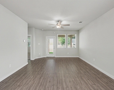 2010 W Darlington Oak Court - Photo Thumbnail 7