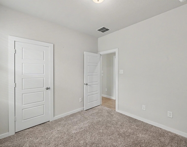 2010 W Darlington Oak Court - Photo Thumbnail 18