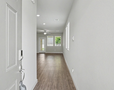 2010 W Darlington Oak Court - Photo Thumbnail 3