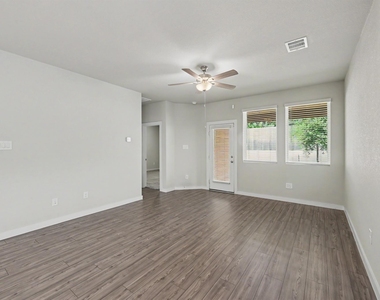 2010 W Darlington Oak Court - Photo Thumbnail 11