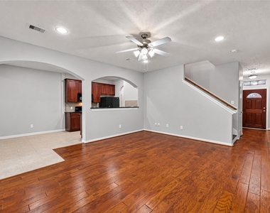8910 Minola Oaks Drive - Photo Thumbnail 2