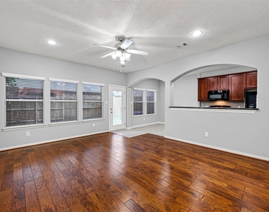 8910 Minola Oaks Drive - Photo Thumbnail 21