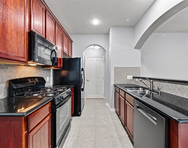 8910 Minola Oaks Drive - Photo Thumbnail 4