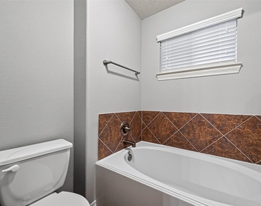 8910 Minola Oaks Drive - Photo Thumbnail 12