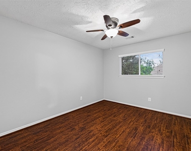 8910 Minola Oaks Drive - Photo Thumbnail 15