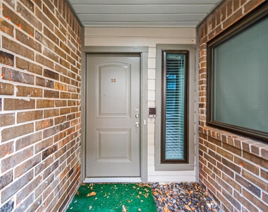 1114 Augusta Drive - Photo Thumbnail 3
