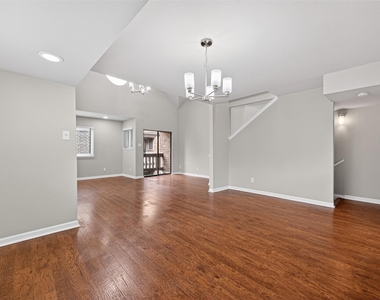 1114 Augusta Drive - Photo Thumbnail 16