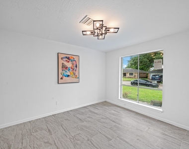 11823 S Willow Circle - Photo Thumbnail 1