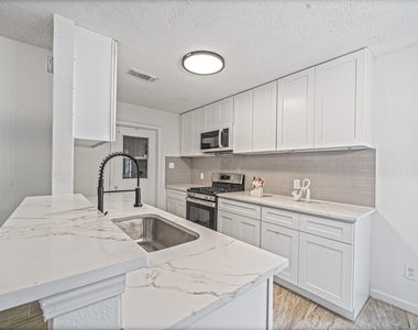 11823 S Willow Circle - Photo Thumbnail 14