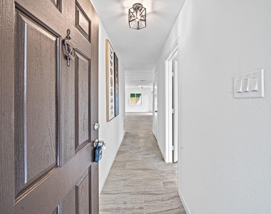 11823 S Willow Circle - Photo Thumbnail 6
