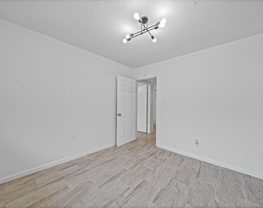 11823 S Willow Circle - Photo Thumbnail 22