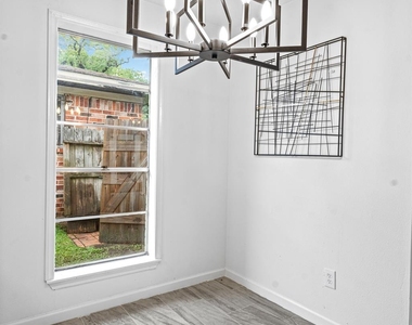 11823 S Willow Circle - Photo Thumbnail 13