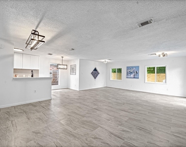 11823 S Willow Circle - Photo Thumbnail 8