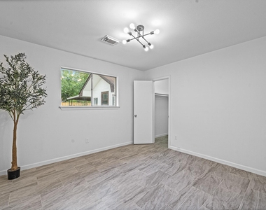 11823 S Willow Circle - Photo Thumbnail 18