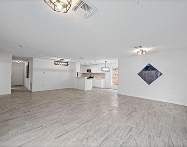 11823 S Willow Circle - Photo Thumbnail 12