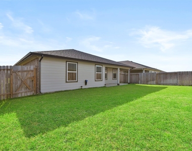 7915 Murciana Drive - Photo Thumbnail 32