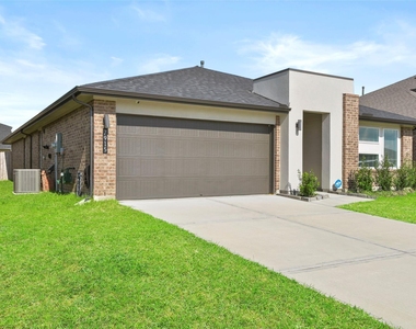7915 Murciana Drive - Photo Thumbnail 1