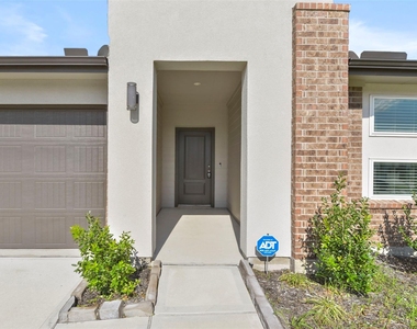 7915 Murciana Drive - Photo Thumbnail 3
