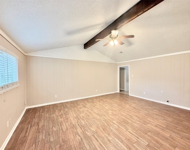 12426 Foxburo Drive - Photo Thumbnail 6