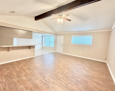 12426 Foxburo Drive - Photo Thumbnail 3