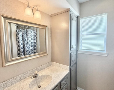 12426 Foxburo Drive - Photo Thumbnail 11