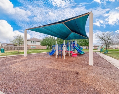 17 Desert Spring Lane - Photo Thumbnail 25