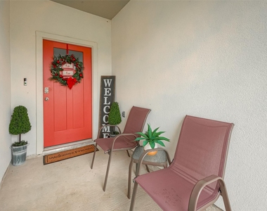 17 Desert Spring Lane - Photo Thumbnail 3