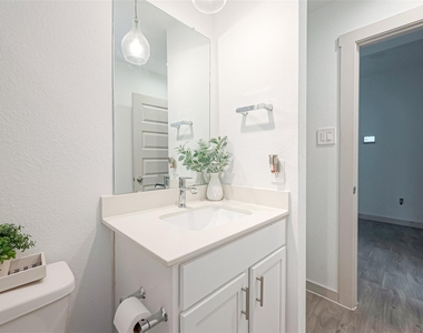 17 Desert Spring Lane - Photo Thumbnail 14