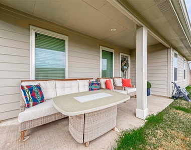 17 Desert Spring Lane - Photo Thumbnail 21