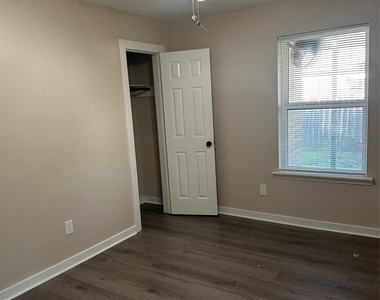 4640 Orange Circle S - Photo Thumbnail 16