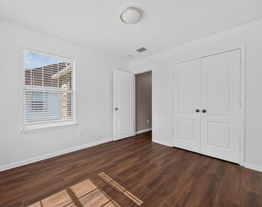 8126 Montague Manor Lane - Photo Thumbnail 33