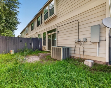 8126 Montague Manor Lane - Photo Thumbnail 38