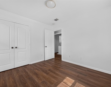 8126 Montague Manor Lane - Photo Thumbnail 31