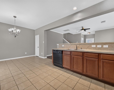 8126 Montague Manor Lane - Photo Thumbnail 17