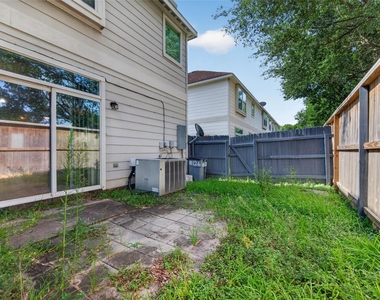 8126 Montague Manor Lane - Photo Thumbnail 37