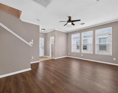 8126 Montague Manor Lane - Photo Thumbnail 10