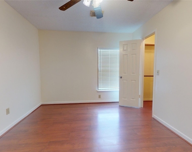 13202 Terralyn Way - Photo Thumbnail 2
