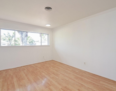 7327 Osage Street - Photo Thumbnail 6
